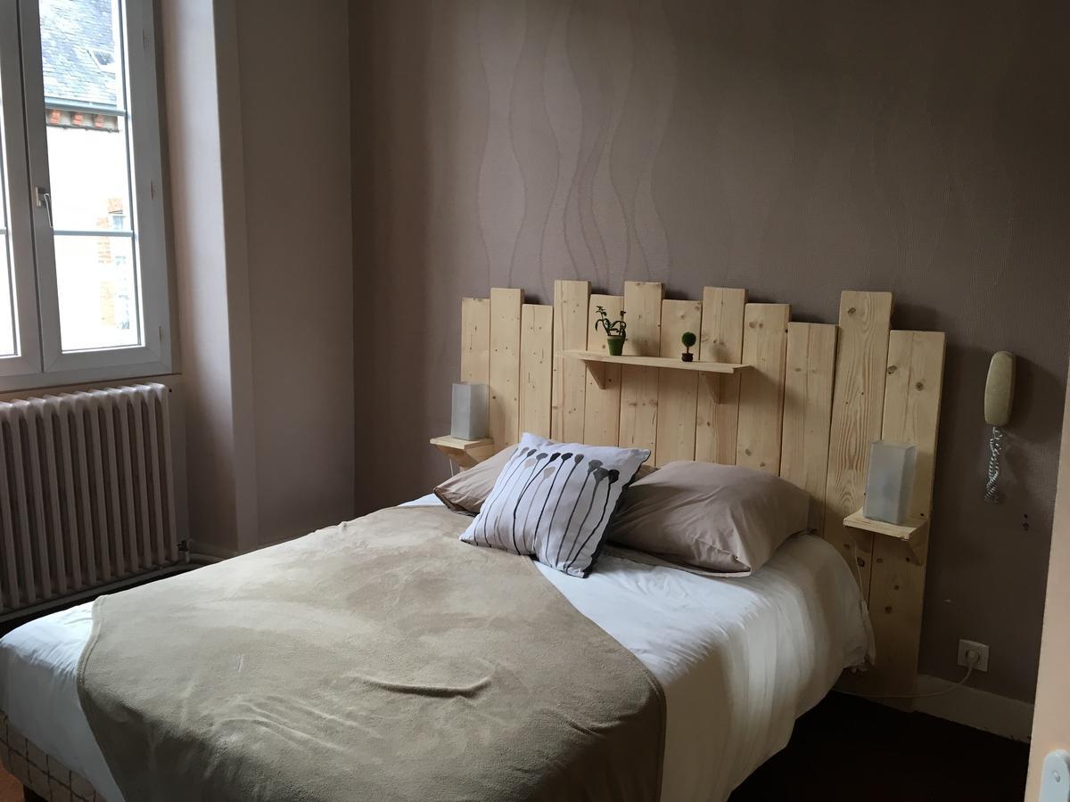 Hotel Restaurant Le Cheval Blanc Argentré-du-Plessis Εξωτερικό φωτογραφία